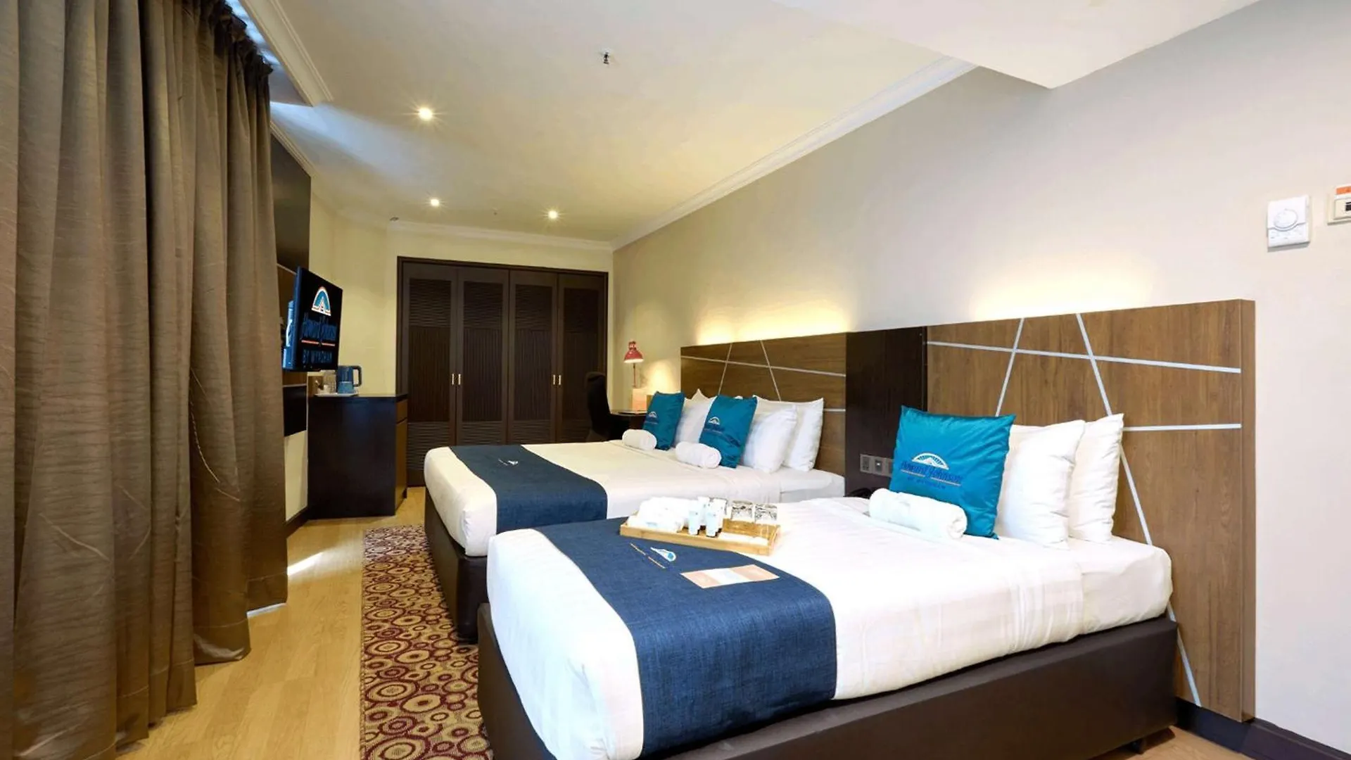 Howard Johnson By Wyndham Kuala Lumpur 118 Hotel